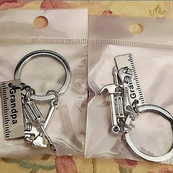 NWOT Stainless Steel, Silver-Plated "Grandpa" Keyring - Picture 3 of 6